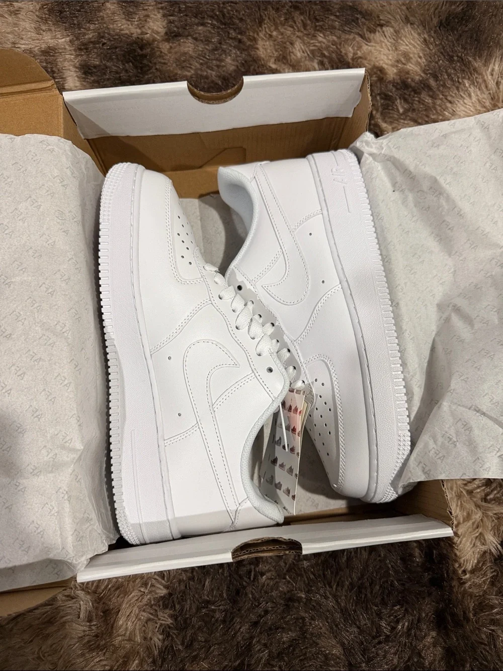 Nike Men's White Low-Top Leather Sneakers